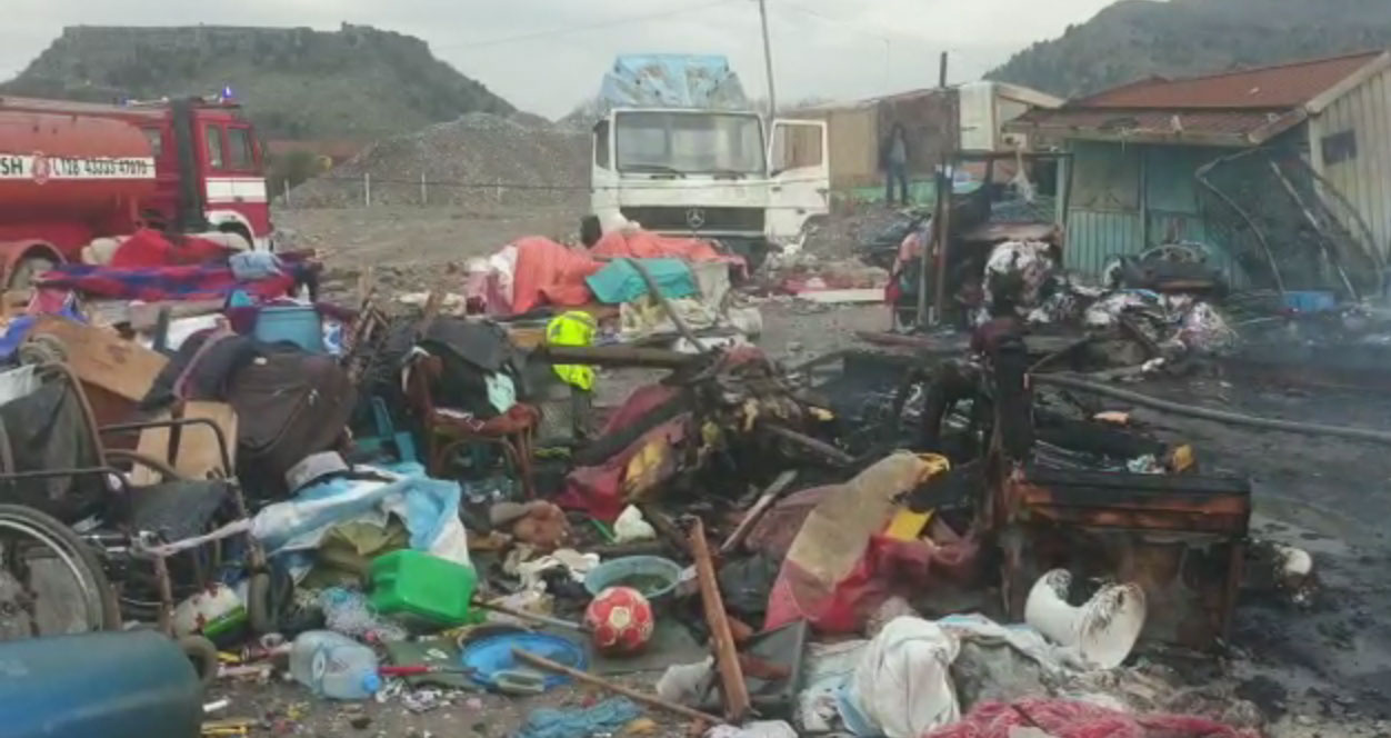 Zjarr në barakat e romëve, digjet brenda një vajzë 13- vjeçare