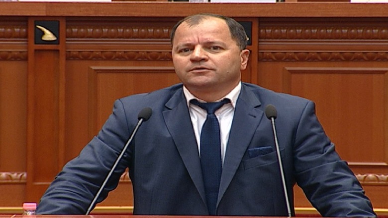 “Më 2 mars ju pres në shesh”, Maliqi mbështet thirrjen e Metës: Mos të jetë protestë me drita ndezur si të tjerat