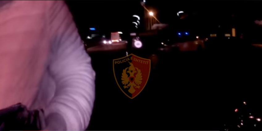 Mbante pistoletë në çantën e dorës, arrestohet 36-vjeçari nga Durrësi (VIDEO)