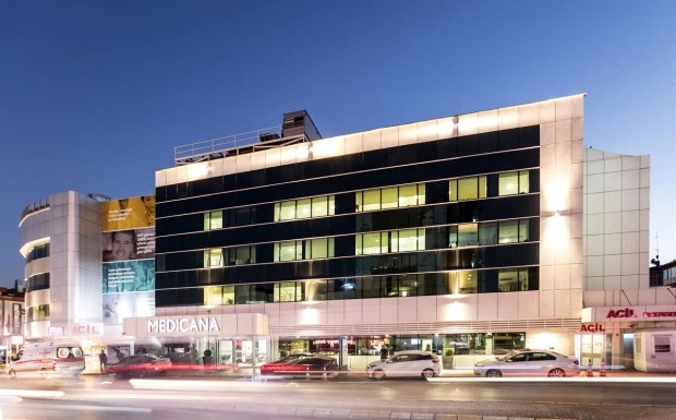 Shkon në Turqi për rimodelimin e të pasmeve, humb jetën në operacion 31-vjeçarja