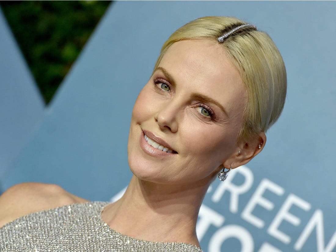 Theron rrëfen sekretin e bukurisë