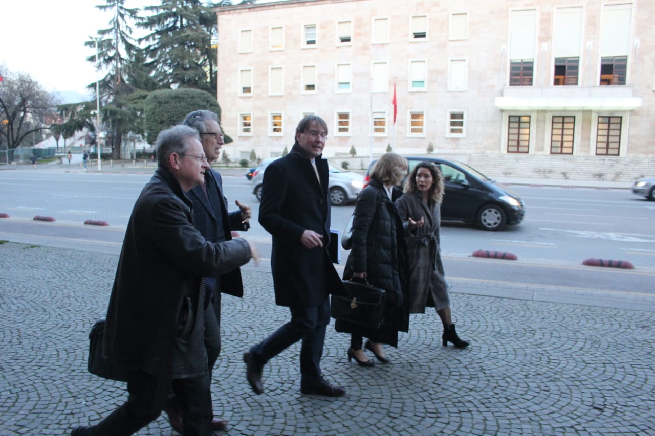 Delegacioni i Venecias takon sot opozitën për emërimet në Kushtetuese