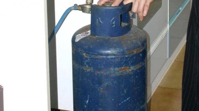 E rëndë/ Ndërrojnë jetë nëna dhe dy fëmijët, asfiksohen nga gazi