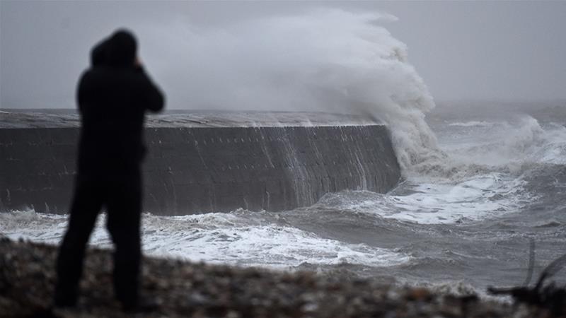 Evropa veriore përgatitet për stuhinë Ciara, anulohen fluturime