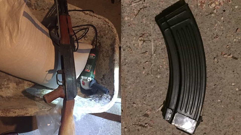 Kërcënoi gruan se do ta vriste me kallashnikov, në pranga 66-vjeçari