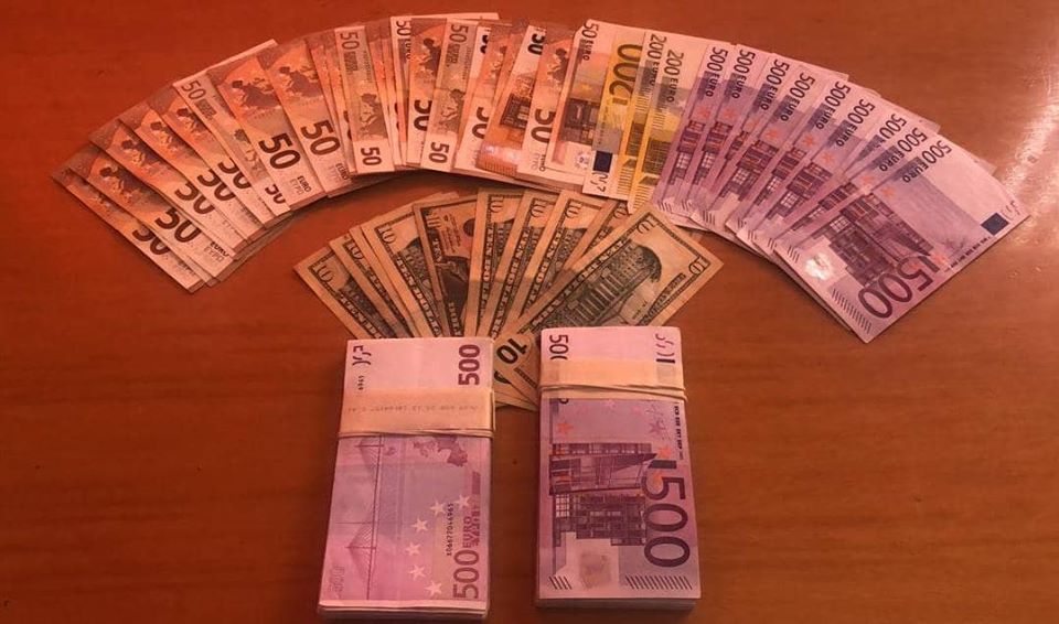 Nuk deklaroi mbi 100 mijë euro në Rinas, kapet francezi