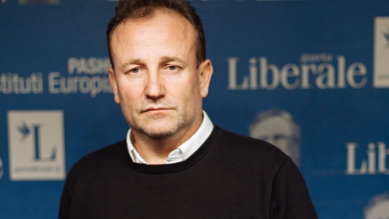 Arrestohet botuesi Henri Çili, dyshohet se ndikonte te gjyqtarët për të liruar disa të arrestuar