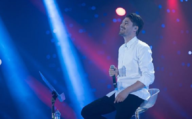 Alban Skënderaj sjell këngën romantike për Shën Valentin