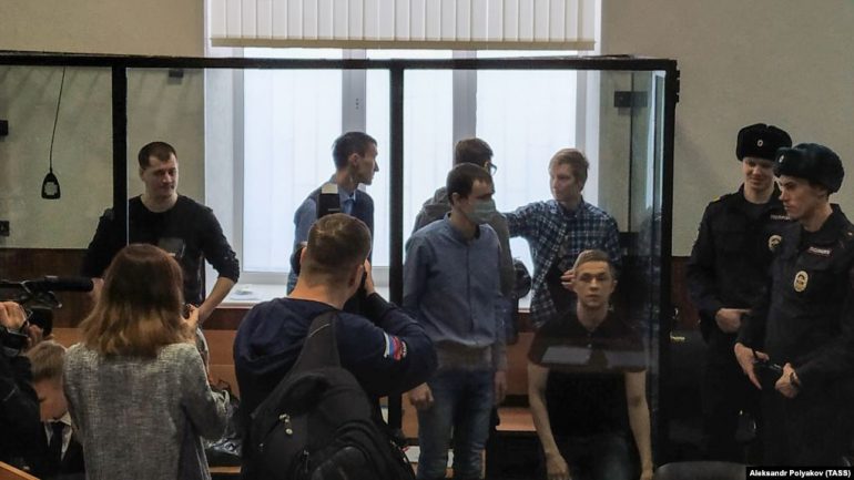 Rusia burgos 7 aktivistë, opozita: Janë torturuar për të pranuar fajin