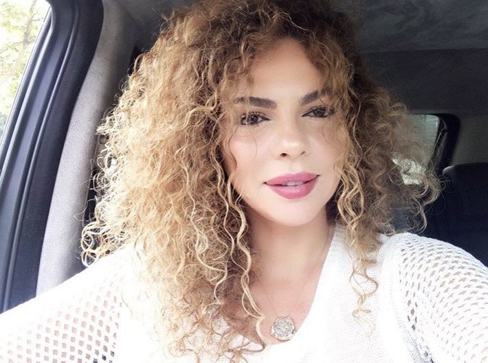 FOTO/ Shihni si dukej Inis Gjoni në 1998-n kur prezantonte Festivalin e RTSH-së