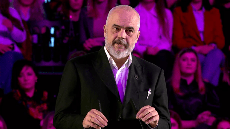 Rama – grave: Ma hiqni këtë ‘zoti’, ‘zonja’. Më pëlqen ‘shoqet’ e Besës