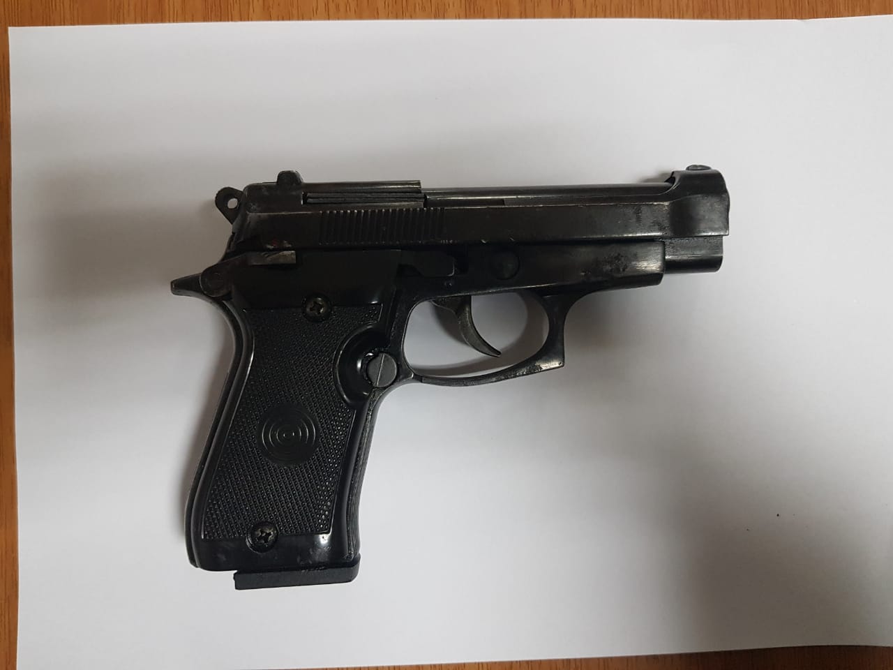 Hyri në lokal me armë zjarri, arrestohet 38-vjeçari në Durrës