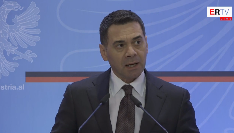 Ahmetaj: 10 mijë banorë ende në çadra pas tërmetit, ja sa pallate do shemben në Tiranë