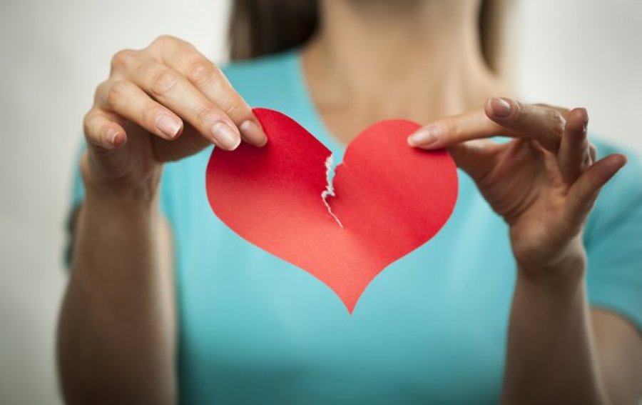 3 çifte që s’mund të jenë bashkë nëse i përkasin të njëjtës shenjë zodiakale