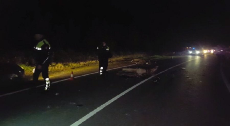 Makina përplaset me motoçikletën, një i plagosur rëndë