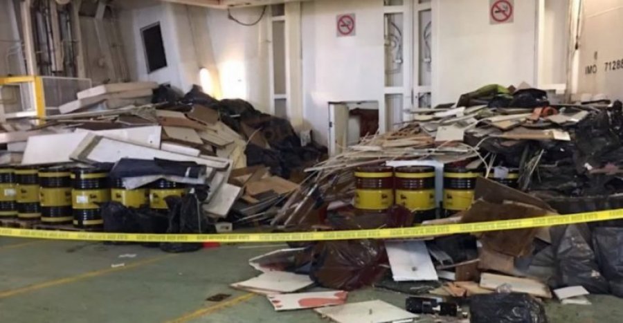 Bllokohen mbi 25 tonë mbetje në Portin e Ankona-s, do të dërgoheshin në Shqipëri