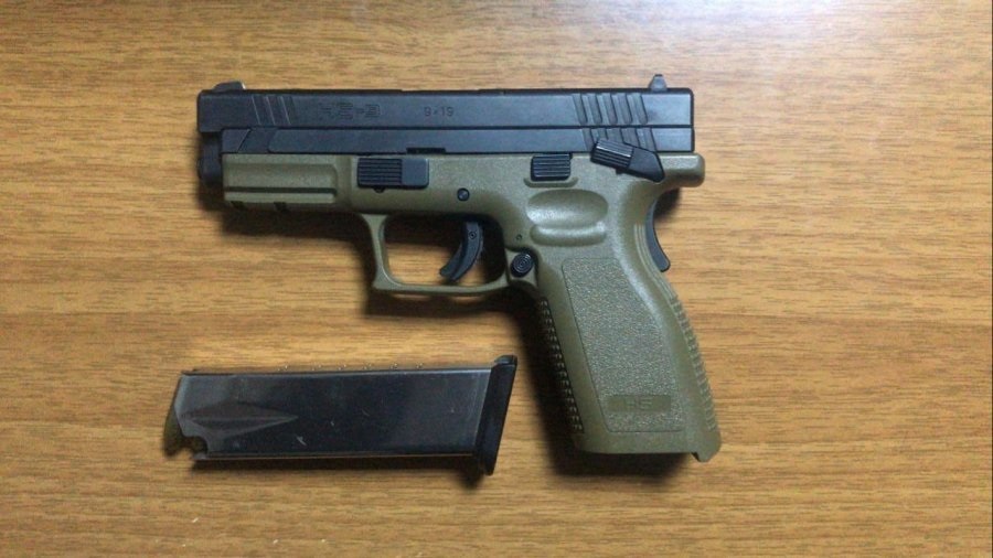 Po lëvizte në qytet me pistoletë në makinë, arrestohet në flagrancë