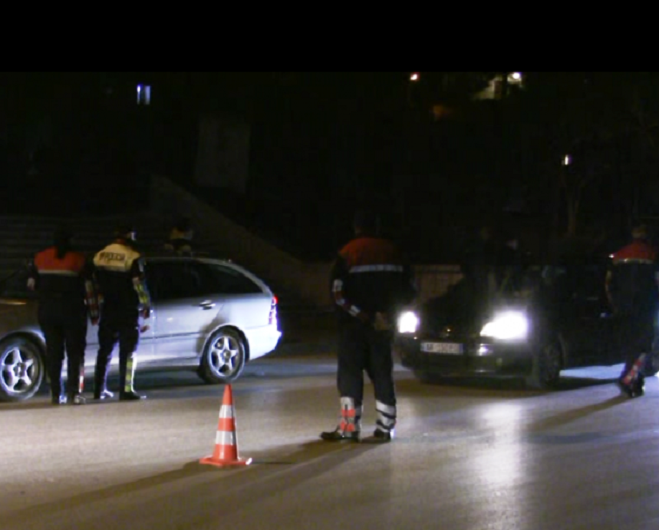 “Blindohet” Berati, policia kontrolle në rrugë dhe lokale