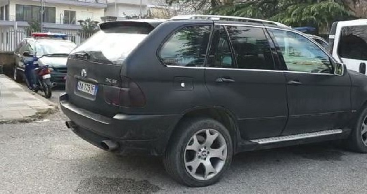 Gjirokastër, bllokohen 5 automjete të markave “BMW” dhe “Mercedes Benz”