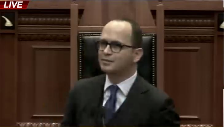 Ditmir Bushati kundër marrëveshjes me Maqedoninë e Veriut për qendrat kulturore