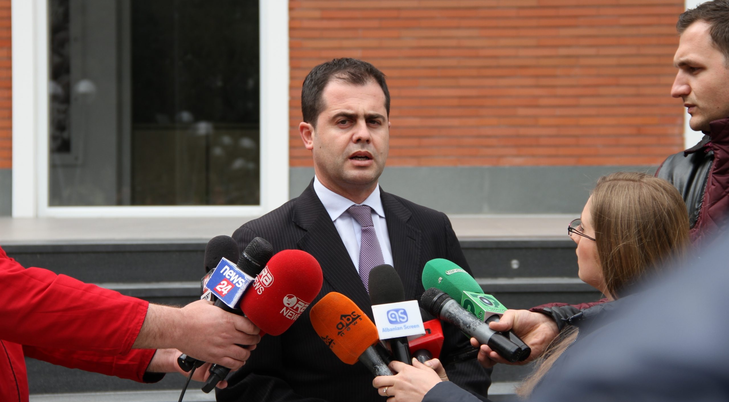 Reforma Zgjedhore/ Bylykbashi: Mazhoranca s’e priti mirë propozimin për moratorium për gjyqtarët