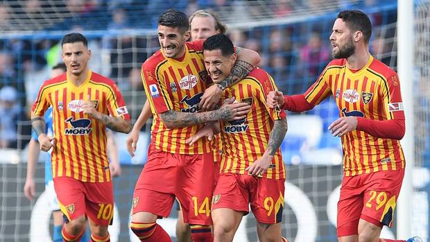 Çfarë zhgënjimi për Napolin, e mposht Lecce në “San Paolo”