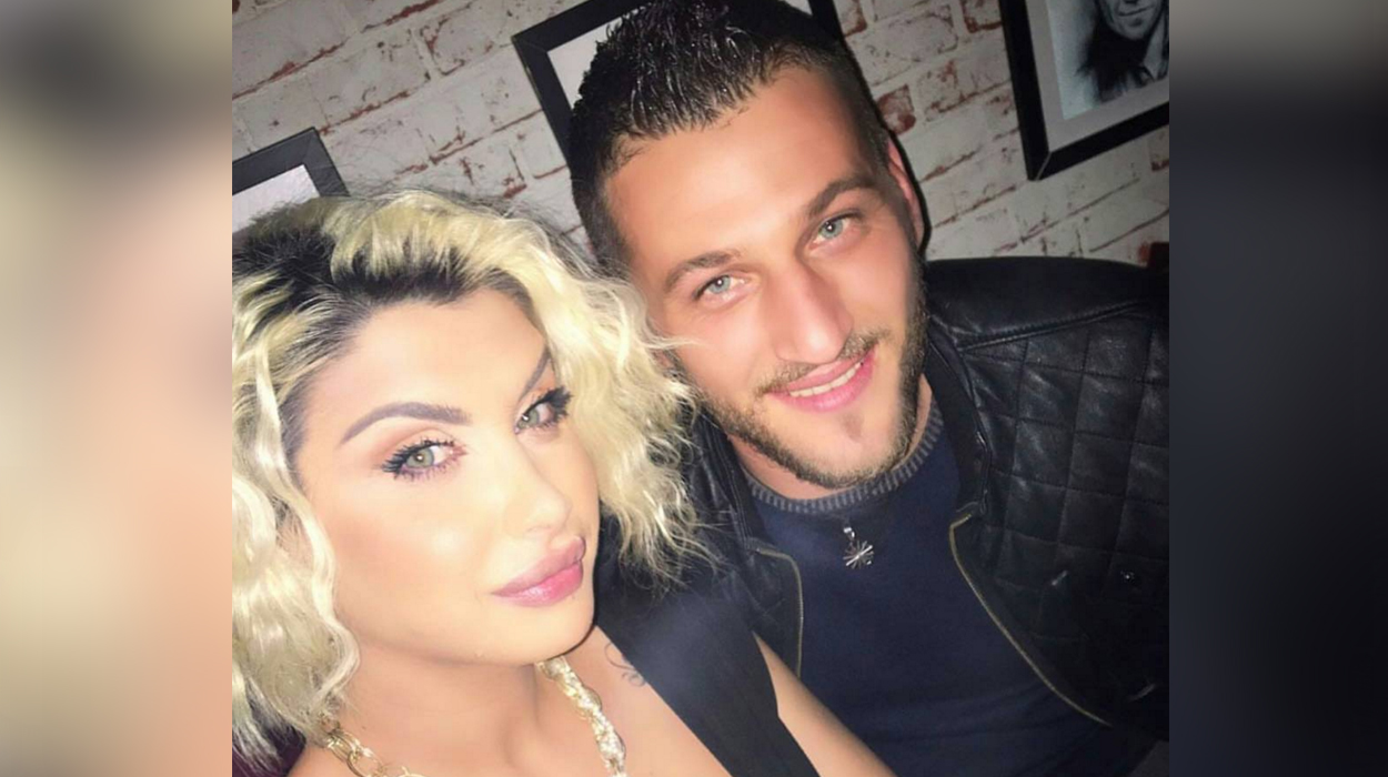 Trëndafila të kuq dhe unaza në gisht, fejohen Çiljeta dhe Albani? (FOTO)