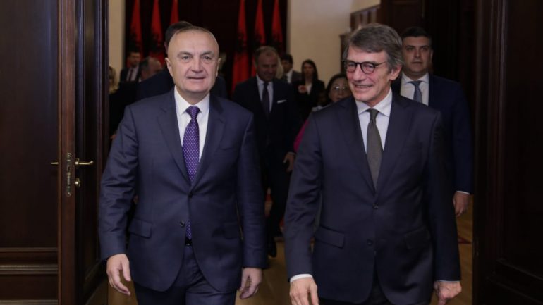 Meta takon Sassolin: Mirëpres gatishmërinë e tij për tejkalimin e krizës