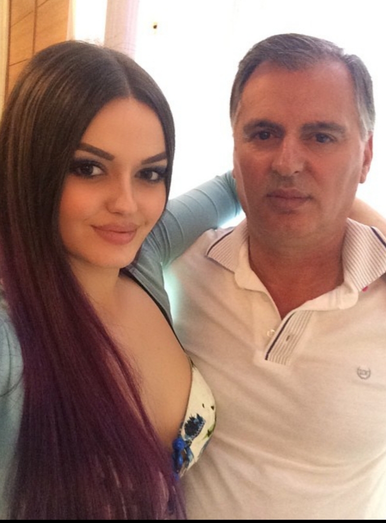 Enca humbi të atin: E kam të vështirë të flas…