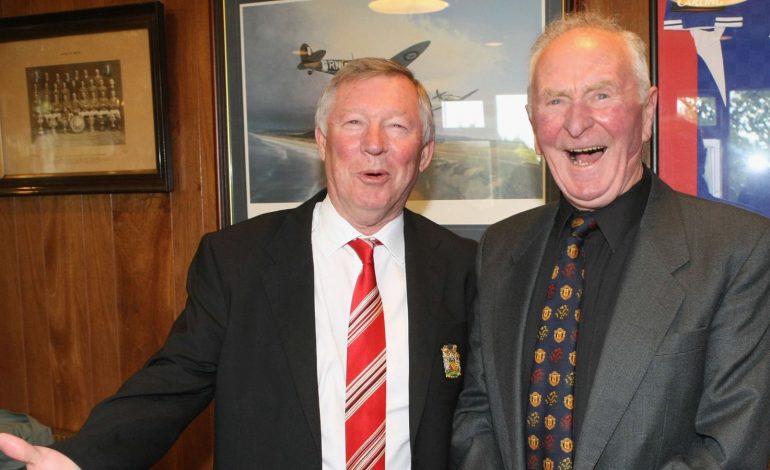 Futbolli në zi, shuhet legjenda e Manchester United