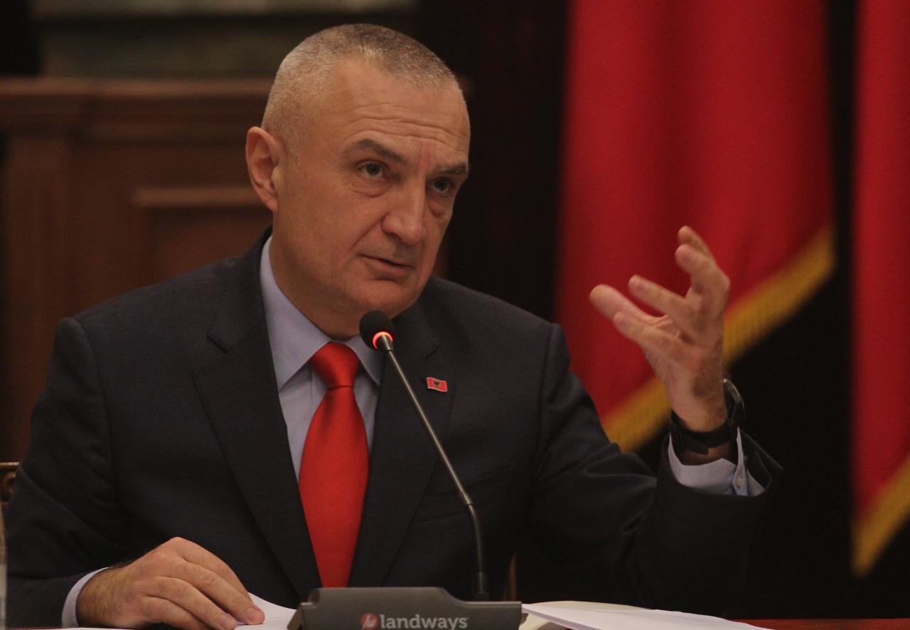 “Bëjnë si tigra për të frikësuar njerëzit, por janë vetëm minj”, Meta mesazh aktorit të njohur