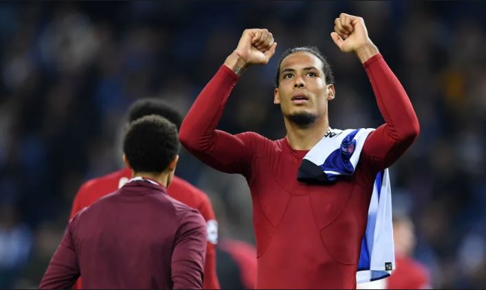 Juventusi këmbëngul për Van Dajkun, ofron para dhe kartonin e…