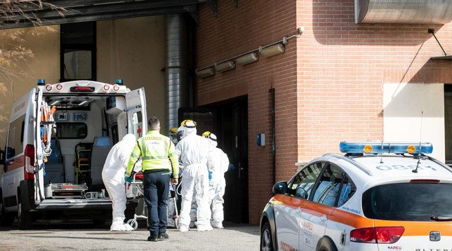 Koronavirusi/ Shkon në 60 numri i të prekurve në Itali