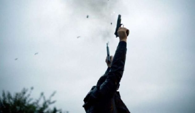 Shtinë me armë gjatë sherrit, arrestohen dy vëllezërit dhe shoku i tyre