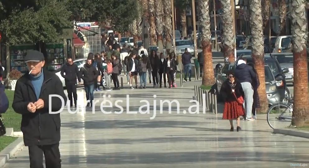 Do të përdoren për rindërtimin e Durrësit pas tërmetit? Ja ç’thonë durrsakët për donacionet nga bota (VIDEO)