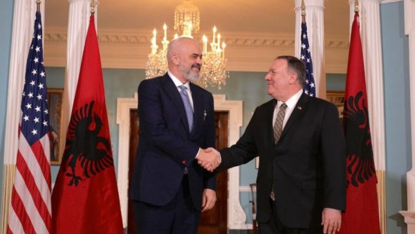 Zëri i Amerikës zbulon çfarë u fol në takim mes Ramës dhe Pompeos