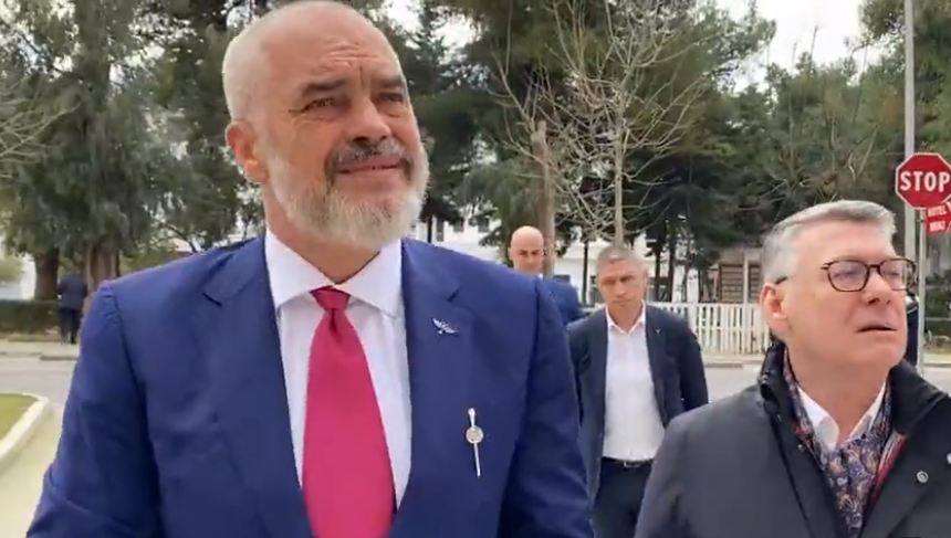 Rama inspektim në Durrës: Deri më 26 mars gati 1679 apartamente (VIDEO)