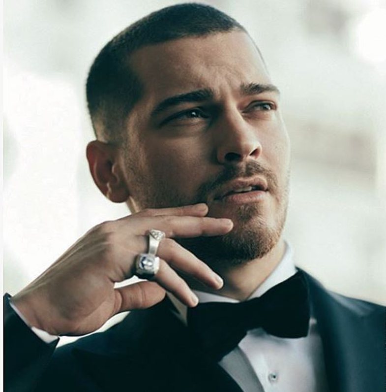 Çagatay Ulusoy rikthehet me një profesion të ri