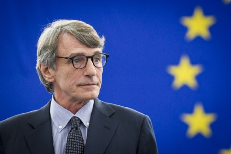 Presidenti i PE-së mesazh të rinjve shqiptarë: Mos humbni shpresën