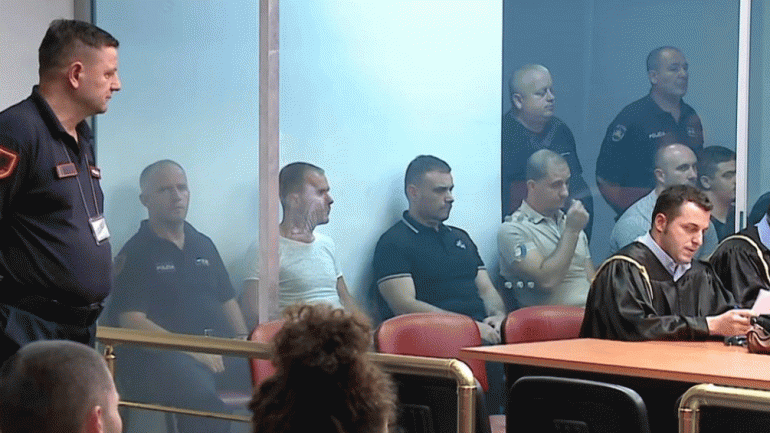 Dëshmia e burrit të gjyqtares së dosjes “Shullazi”: Më drejtoi pistoletën dhe më kërcënoi me fëmijët