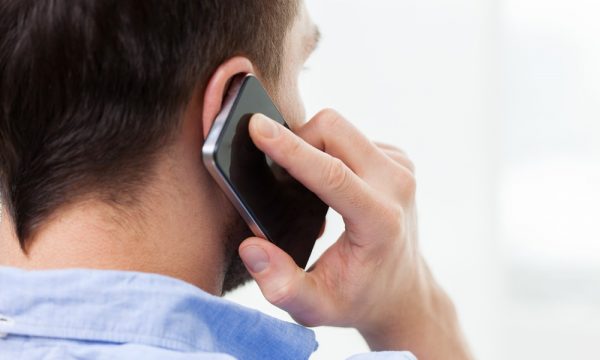 A e dini pse përgjigjemi “Alo” në telefon
