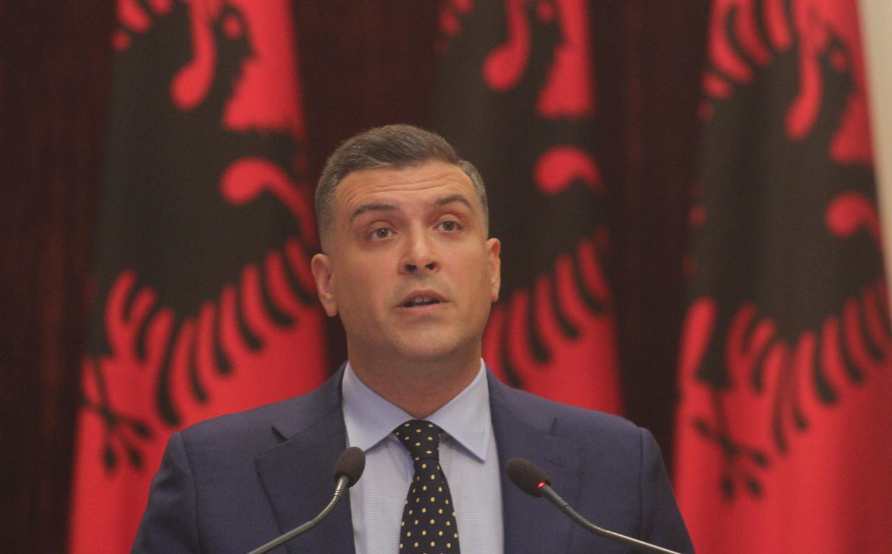 Blushi publikon mesazhin e Kim Mehmetit: Të gjithë kundër puçit të pushtetit