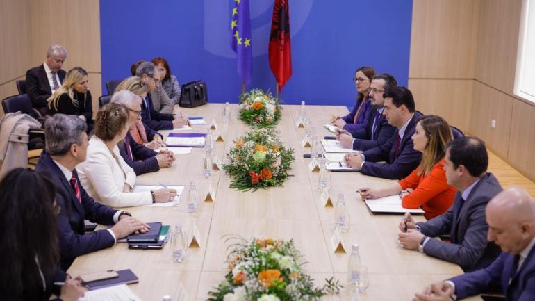 Lulzim Basha takohet me delegacionin e KiE