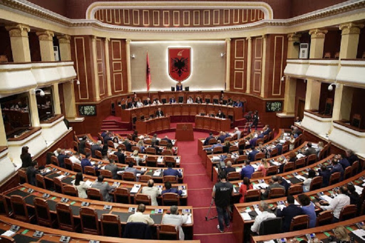 DOKUMENTI/ Tre ministra me urgjencë në seancë plenare, zbulohen kërkesat e deputetëve