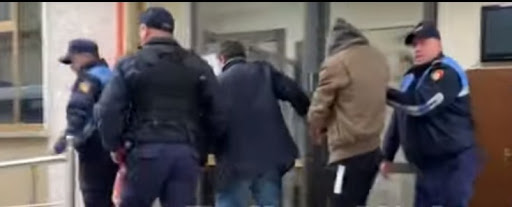 Dëshmia tronditëse: Agron Bego dhe kolegu i tij bënin seks me të njëjtën vajzë njëri pas tjetrit