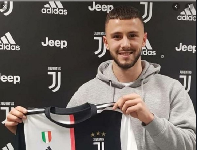 Futbollisti shqiptar debuton me Juventusin, mban numrin e sulmuesit të ekipit të parë
