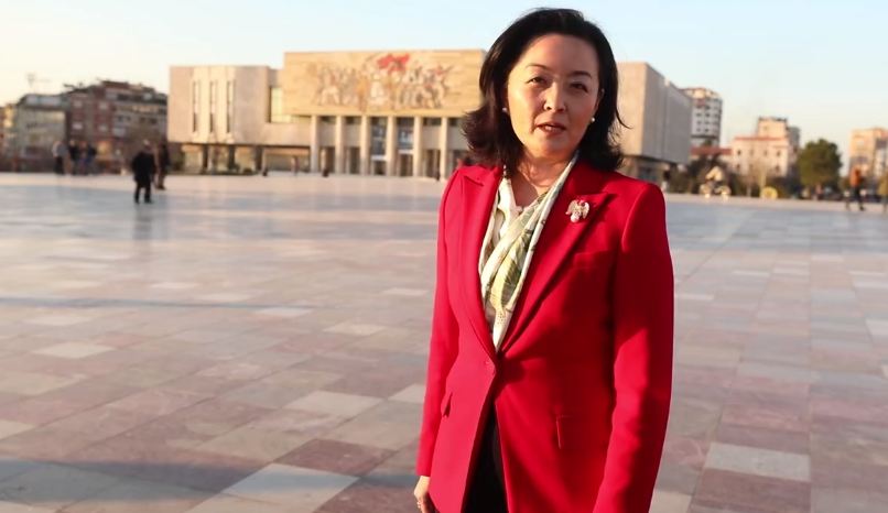 Ambasadorja Kim prezanton veten: 3 prioritetet e mia në këtë detyrë (VIDEO)