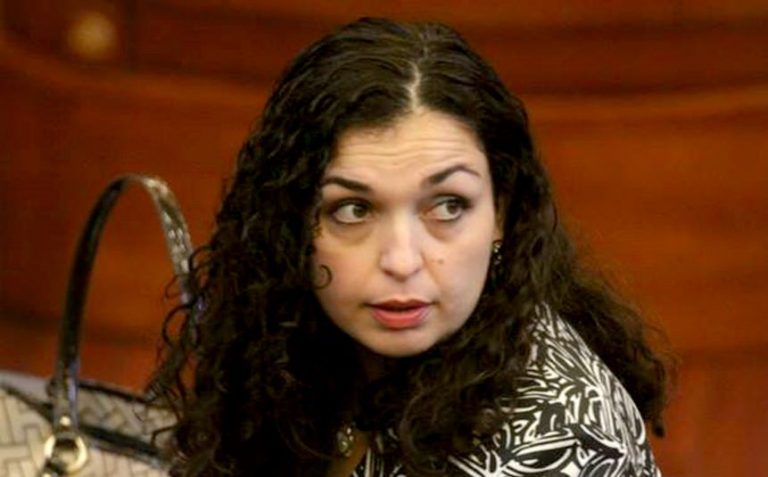 Vjosa Osmani zgjidhet kryeparlamentare e Kosovës