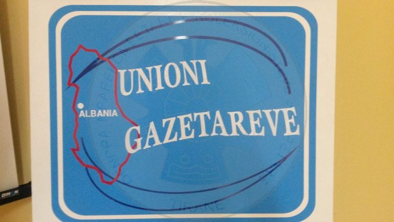 Televizionet po reduktojnë 70% të stafit! Unioni i Gazetarëve thirrje Ramës: Po penalizon gazetarët!