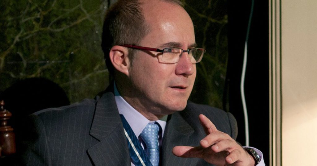 Mjeku shqiptar në Spanjë jep recetën: Me çfarë po i mjekojmë të shëruarit